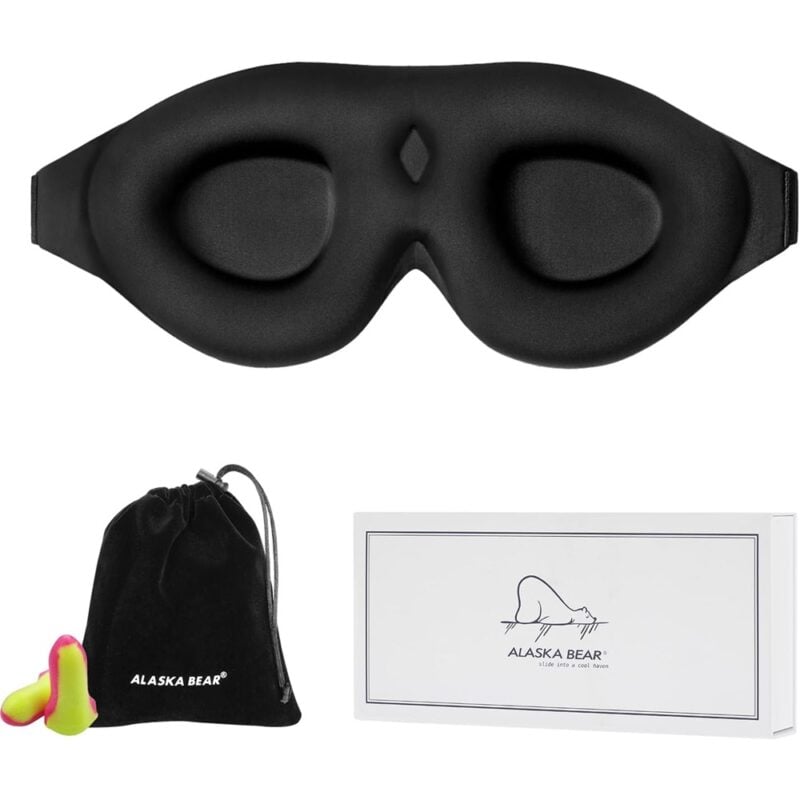 Komplettes Set der schwarzen Alaska Bear Schlafmaske mit Ohrenstöpseln und einer Tragetasche.