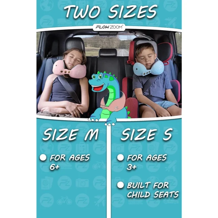 Zwei Kinder schlafen entspannt in einem Auto und tragen ergonomische Nackenhörnchen für Kleinkinder in Blau und Rosa. Die Grafik zeigt zwei verfügbare Grössen: Grösse M für Kinder ab 6 Jahren und Grösse S für Kinder ab 3 Jahren, speziell für die Nutzung mit Kindersitzen entwickelt. Ein freundlicher Dino-Maskottchen mit Nackenhörnchen ist ebenfalls zu sehen.