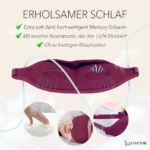 Schlafmaske und Ohrstöpsel mit Memory-Schaum für erholsamen Schlaf. Eine dunkelrote Schlafmaske mit ergonomischer Form und weicher Nasenpartie. Kleine Bilder zeigen die Memory-Schaum-Polsterung, eine Person mit der Maske und das verstellbare Band.