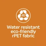 Symbol für Recycling mit rPET-Flaschen und Text "Water resistant eco-friendly rPET fabric" auf orangefarbenem Hintergrund.