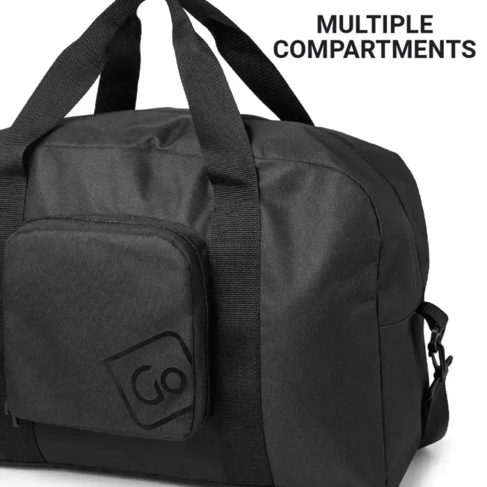 Seitliche Ansicht der faltbaren Reisetasche von Go Travel mit mehreren Reissverschlussfächern und Tragegurt.