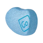 Hellblaues Strandkissen der Marke Go Travel mit runder Form und Logo, freigestellt auf transparentem Hintergrund.