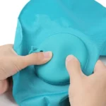 Aufblasbares Nackenkissen mit integrierter Luftpumpe - Blau